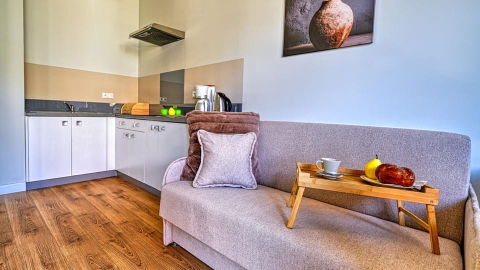 Kitchen or kitchenette, Living room