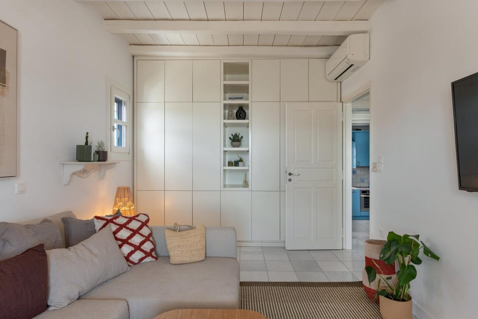 Walk to Naousa - 1BR Sea View - Pepperleaf Apartment in Naousa
