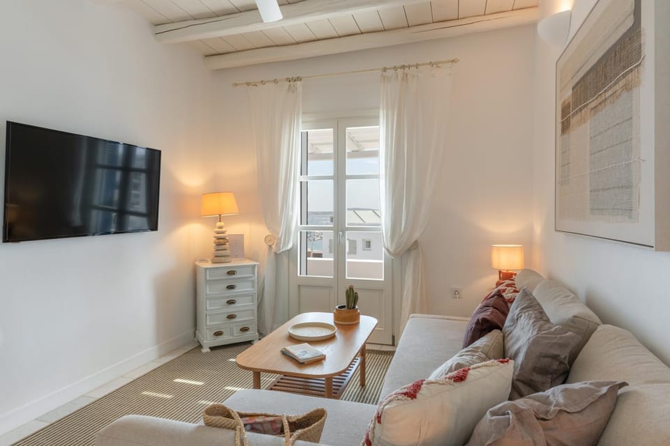 Walk to Naousa - 1BR Sea View - Pepperleaf Apartment in Naousa