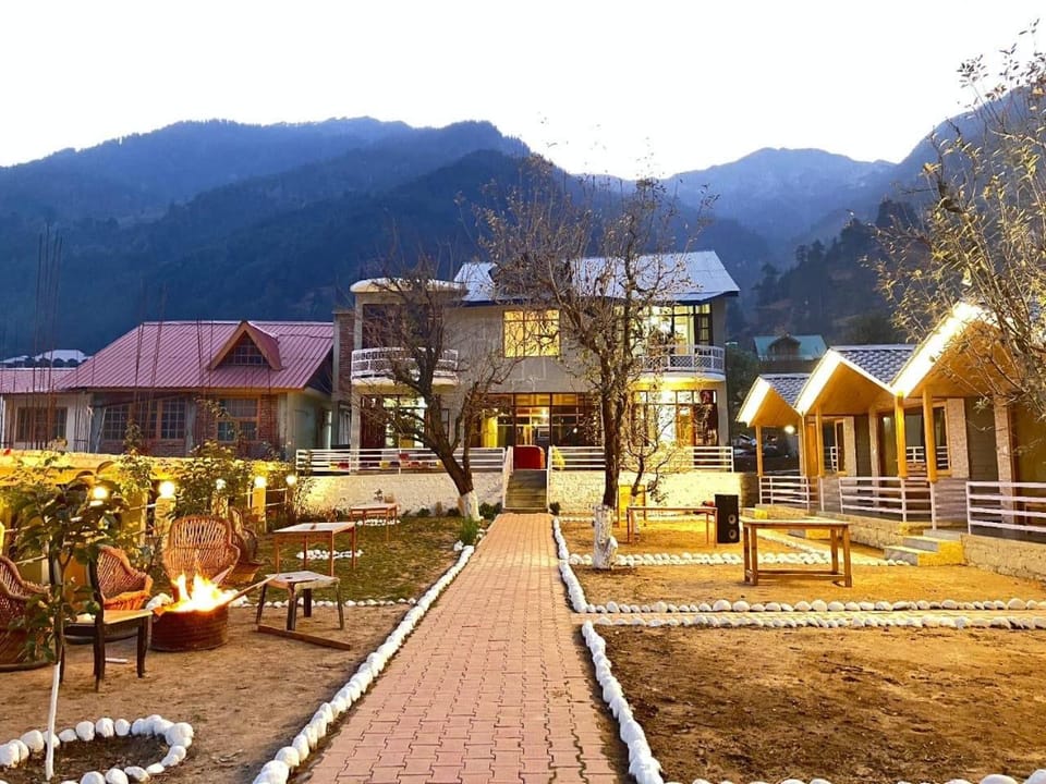 AP cottage and huts Bed and Breakfast in Manali