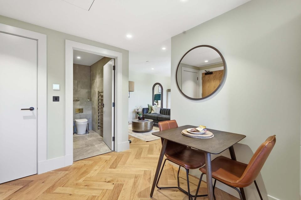 Cheyne Willow l A Luxury Chelsea Retreat Apartment in London
