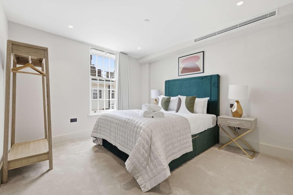 Cheyne Hideaway l A Luxury Chelsea Retreat Apartment in London
