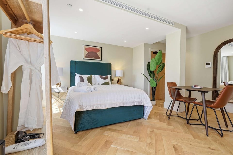 Cheyne Arbor l A Luxury Chelsea Retreat Apartment in London