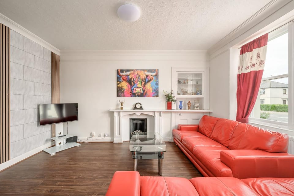 Communal lounge/ TV room, Living room