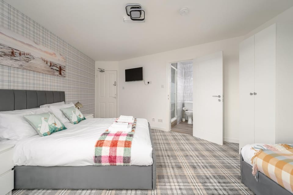 Bed, Bedroom