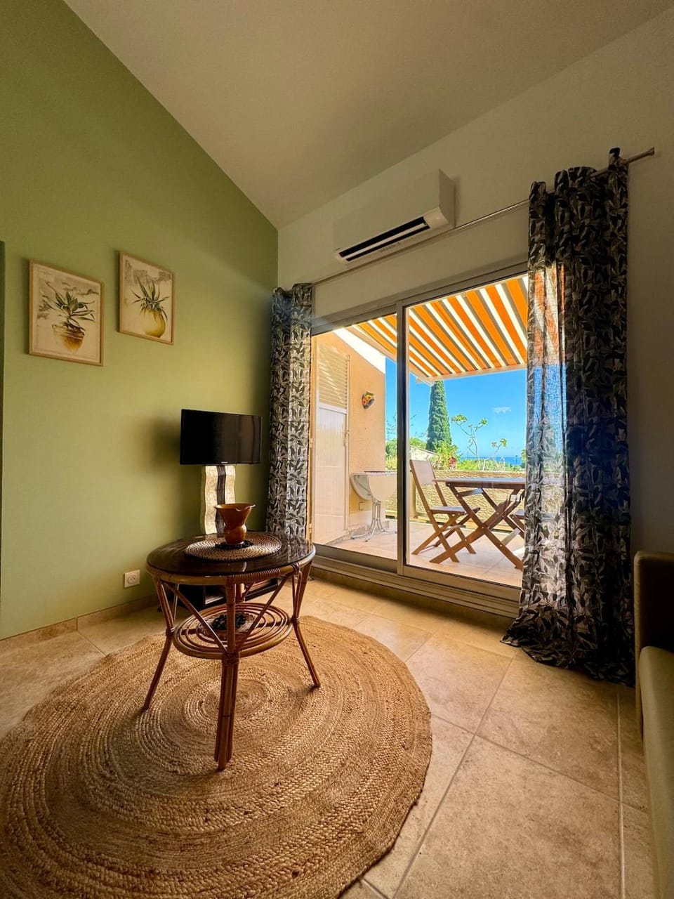Apartment with sea view and pool at Pramousquier Apartment in Le Lavandou