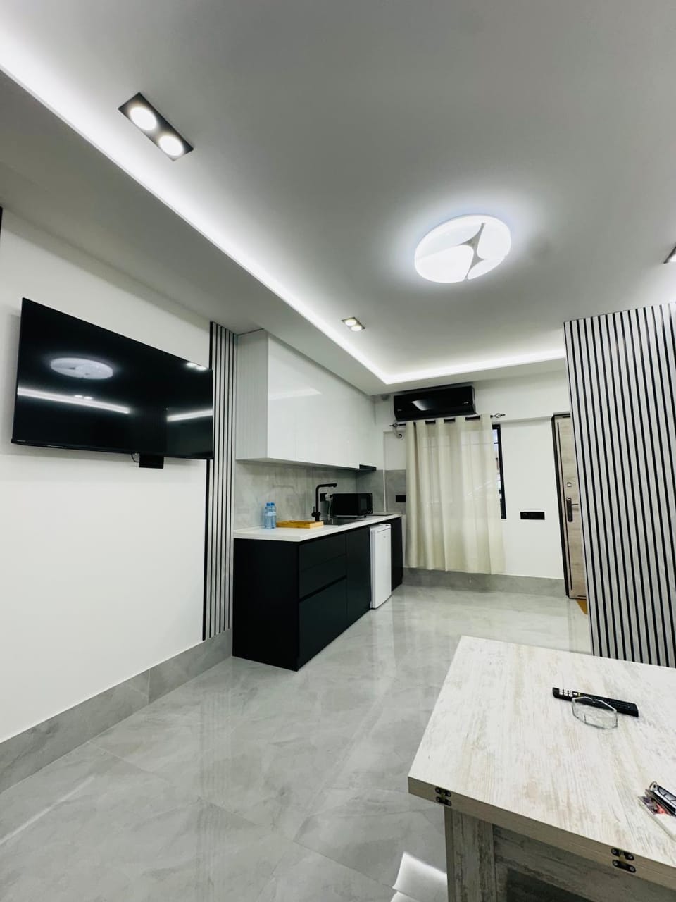Black & White Airport Hotel Bed and Breakfast in Yerevan