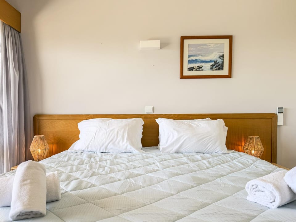 #357 Sea View Escape in Portimao w Pool Apartment in Portimao