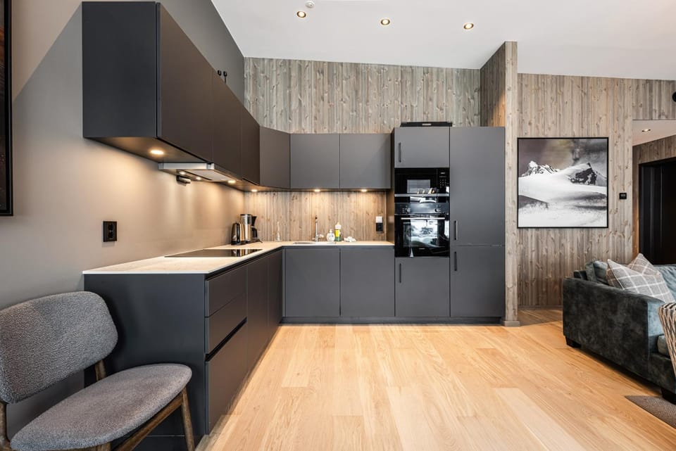 Coffee/tea facilities, Kitchen or kitchenette, stove, kitchen