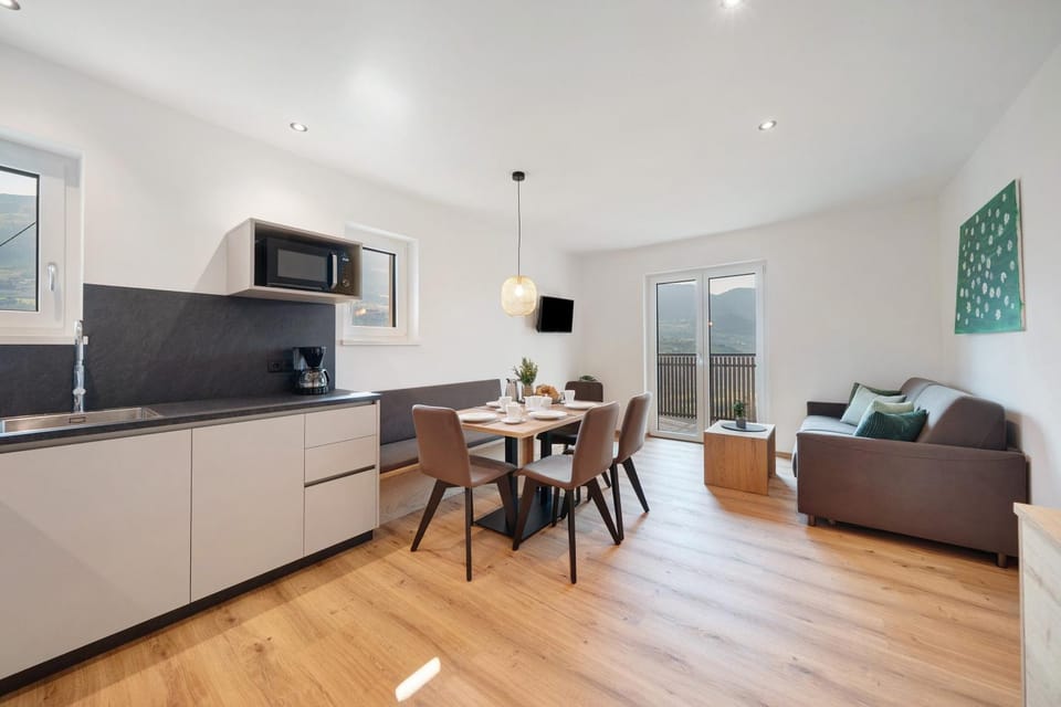 Property building, Kitchen or kitchenette, Living room