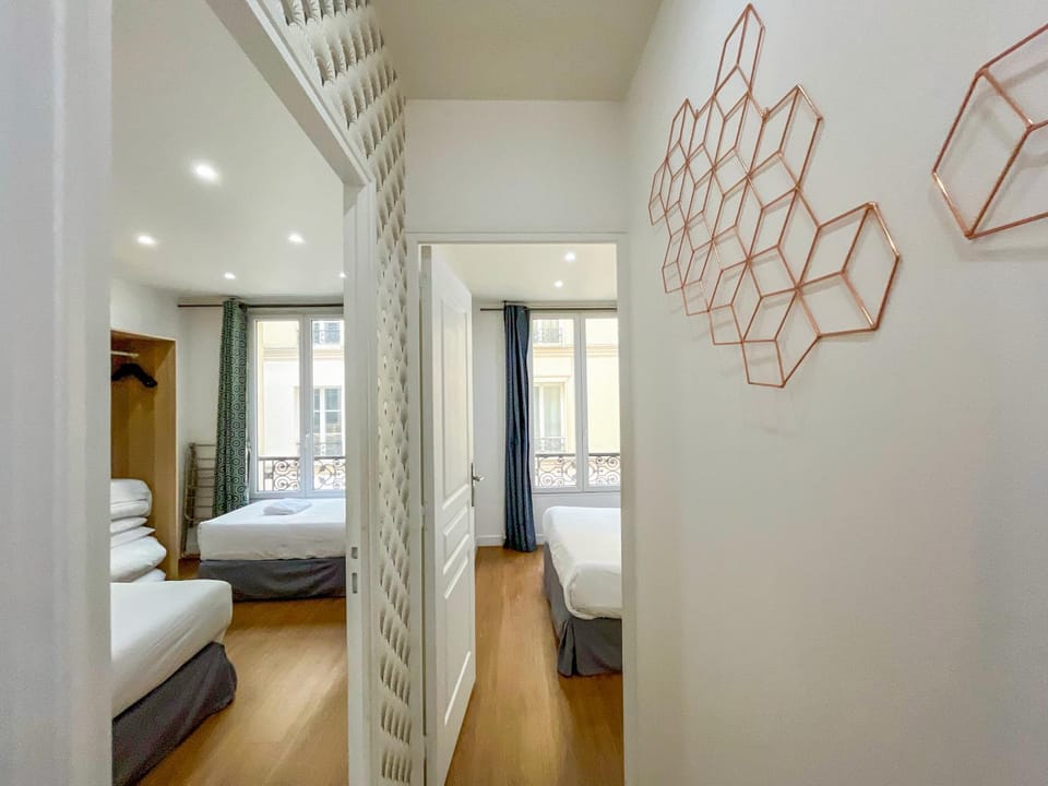 UrbanFlat 17 - Modern & Large 3-Bedroom Flat in Paris Apartment in Paris