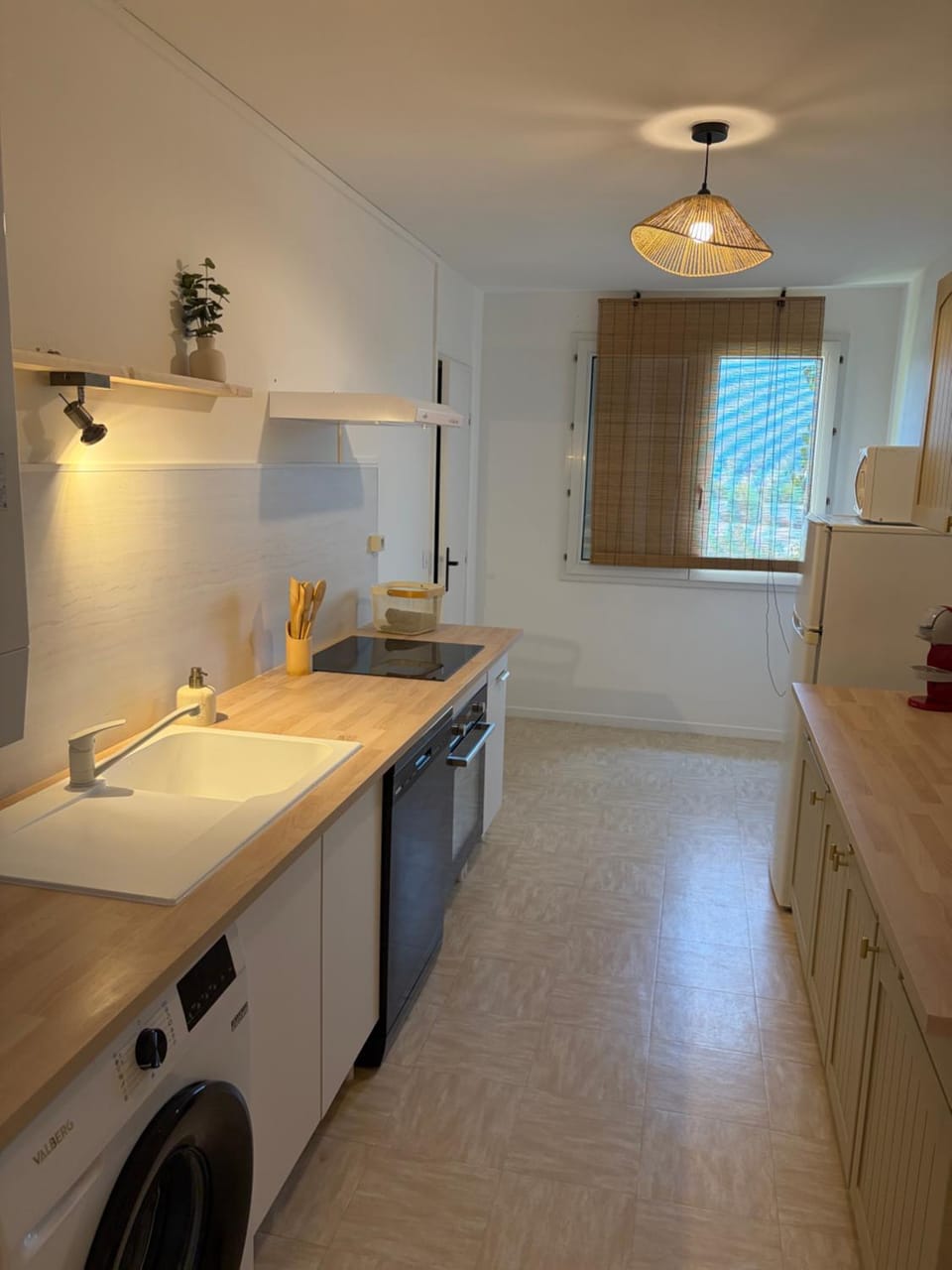 Grand Appartement Rénové avec Balcon Aubagne cassis Aix en provence Marseille Apartment in French Riviera