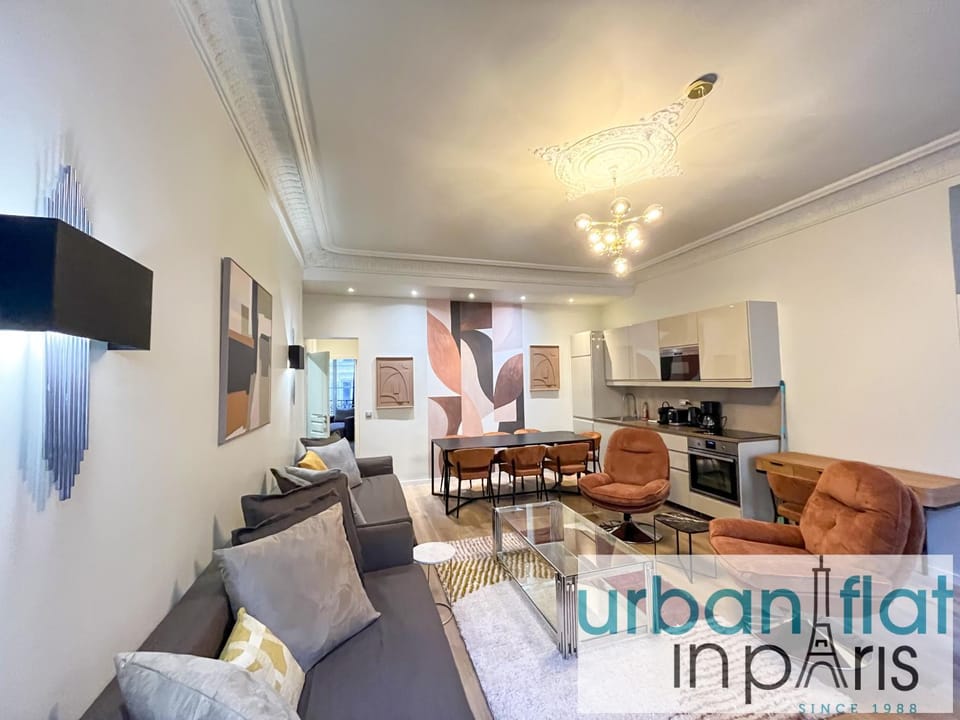UrbanFlat 63 - Splendide Pied-a-Terre de 3 Chambres Paris Centre Apartment in Paris