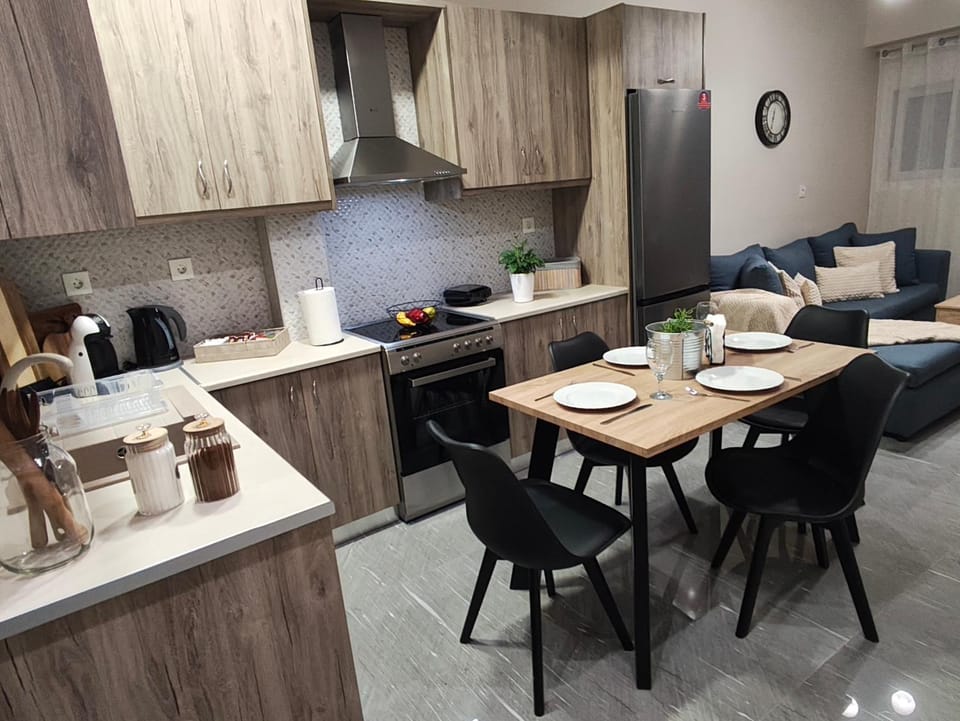 Kitchen or kitchenette, Seating area