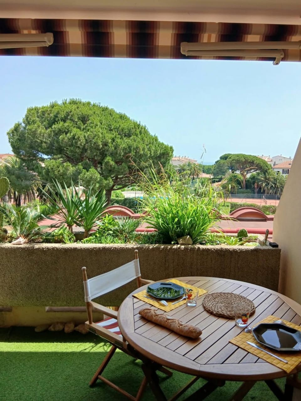 Antibes T2 2pers tout confort résidence standing avec gardien Apartment in Antibes