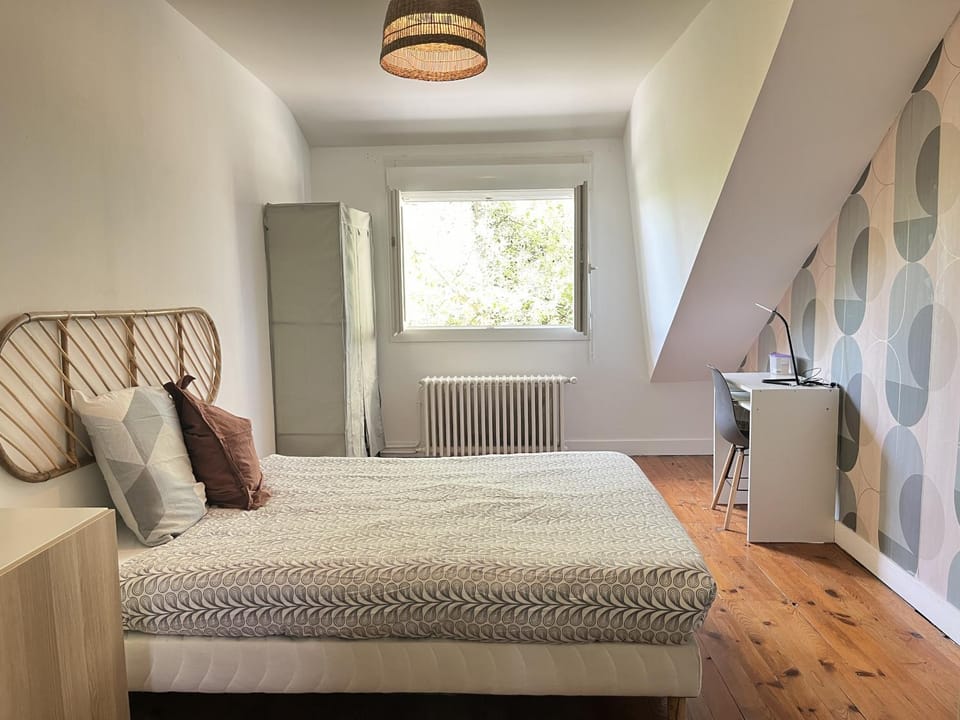Bed, Bedroom