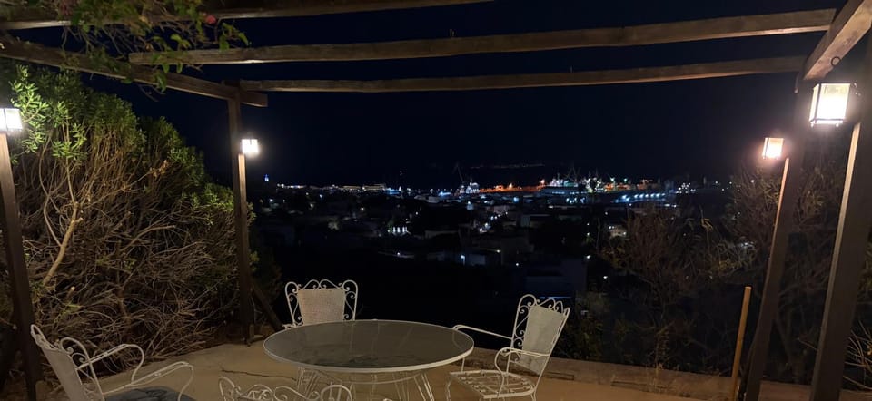 Θalami me Θea House in Decentralized Administration of the Aegean