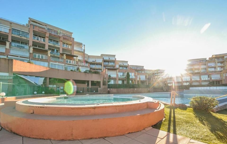 Sea view, pool, and large terrace! Apartment in Mandelieu-La Napoule