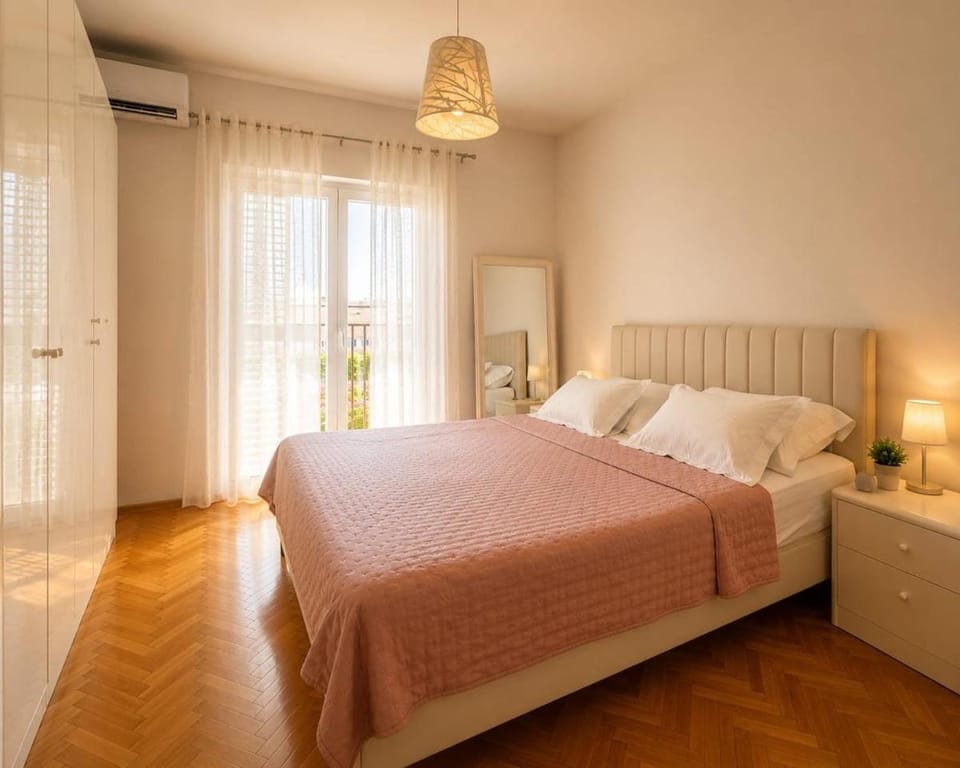 Milka 2Bedroom Apartment near beach, Makarska Apartment in Makarska