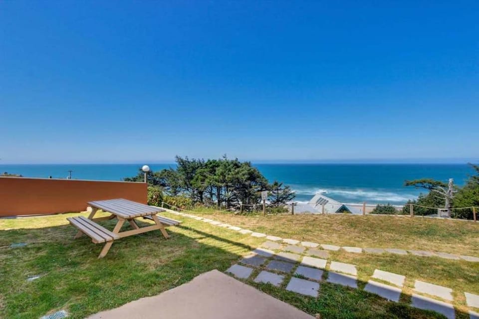 Dolphin Inn House in Lincoln City