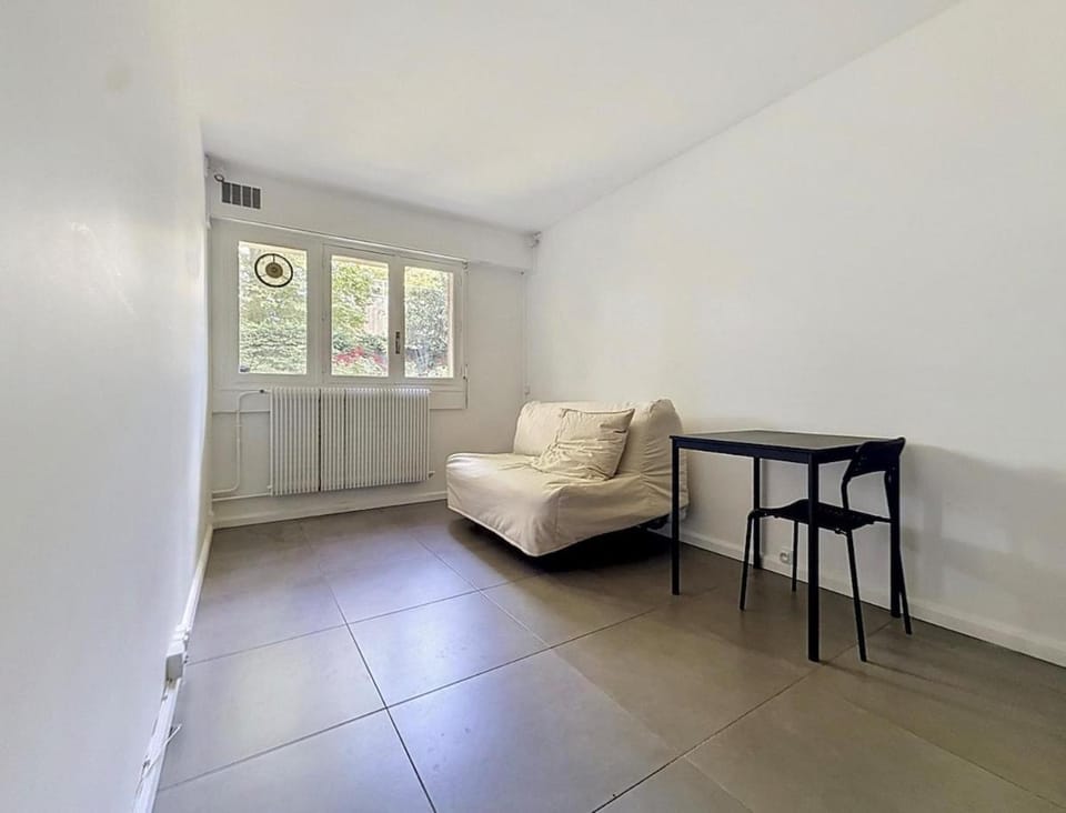Charmant studio dans un parc privé Apartment in Sartrouville