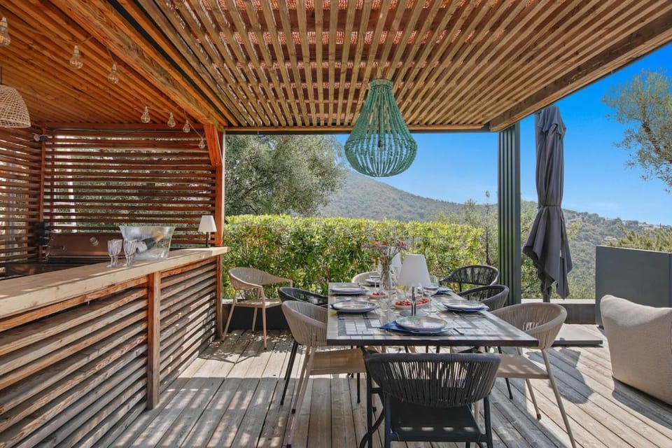 Exceptional sea-view house, Domaine de Valcros Villa in La Londe-les-Maures