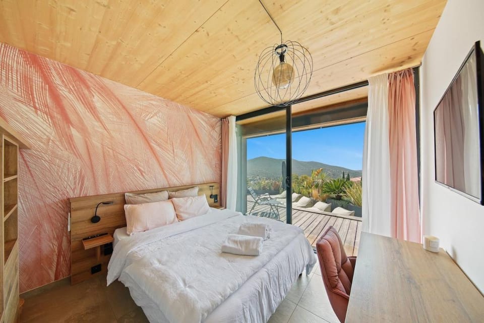 Exceptional sea-view house, Domaine de Valcros Villa in La Londe-les-Maures