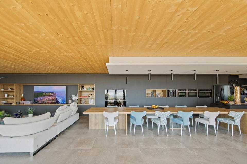 Exceptional sea-view house, Domaine de Valcros Villa in La Londe-les-Maures