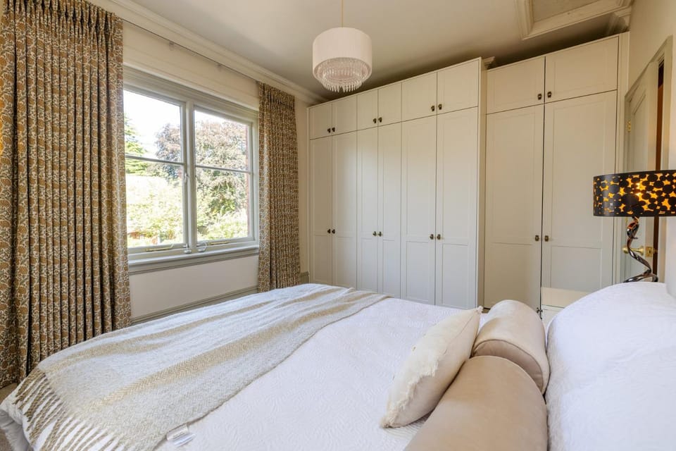 1 Bed Apartment Close to Lincoln CIty Cente with Parking and Balcony Apartment in Lincoln