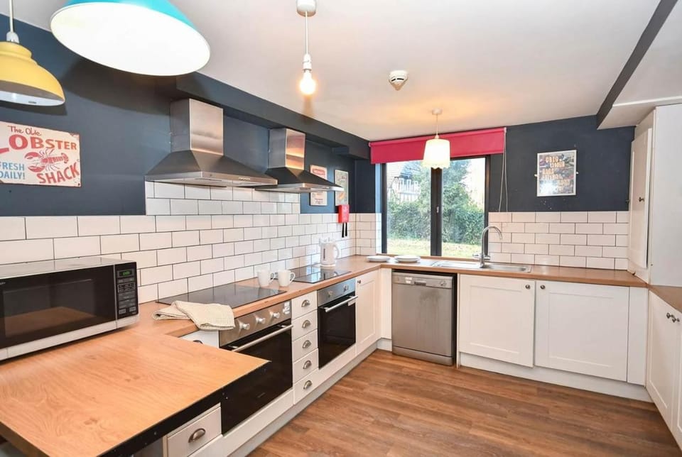 Budget 8 Bedroom Modern Apartment in Headingley Apartment in Leeds