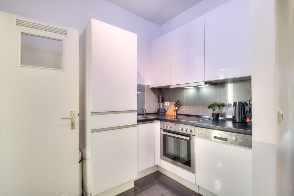 Kitchen or kitchenette, kitchen