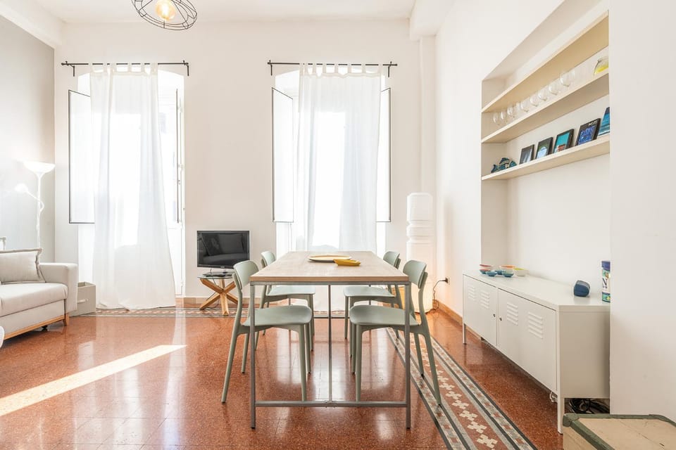 TV and multimedia, Living room, Dining area