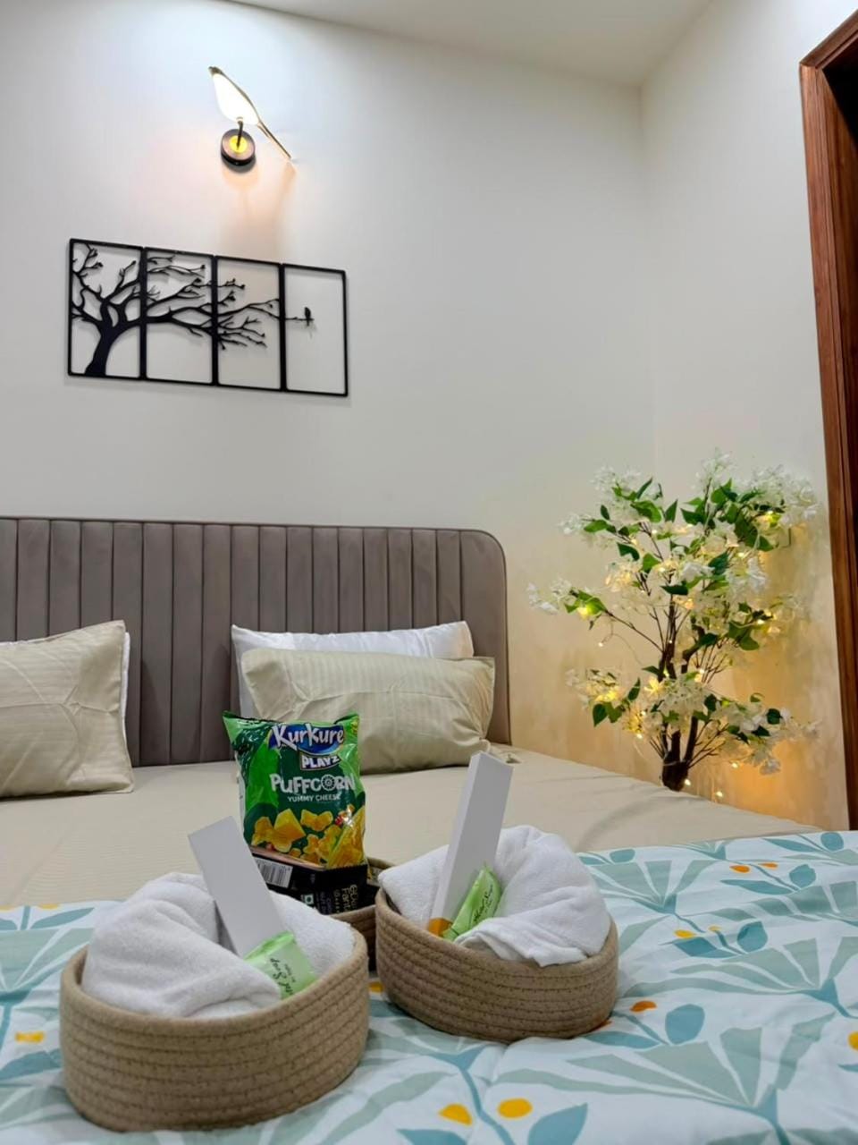 Rahnit Stayz Cozy Comfort Near Golf Course Road Apartment in Gurugram