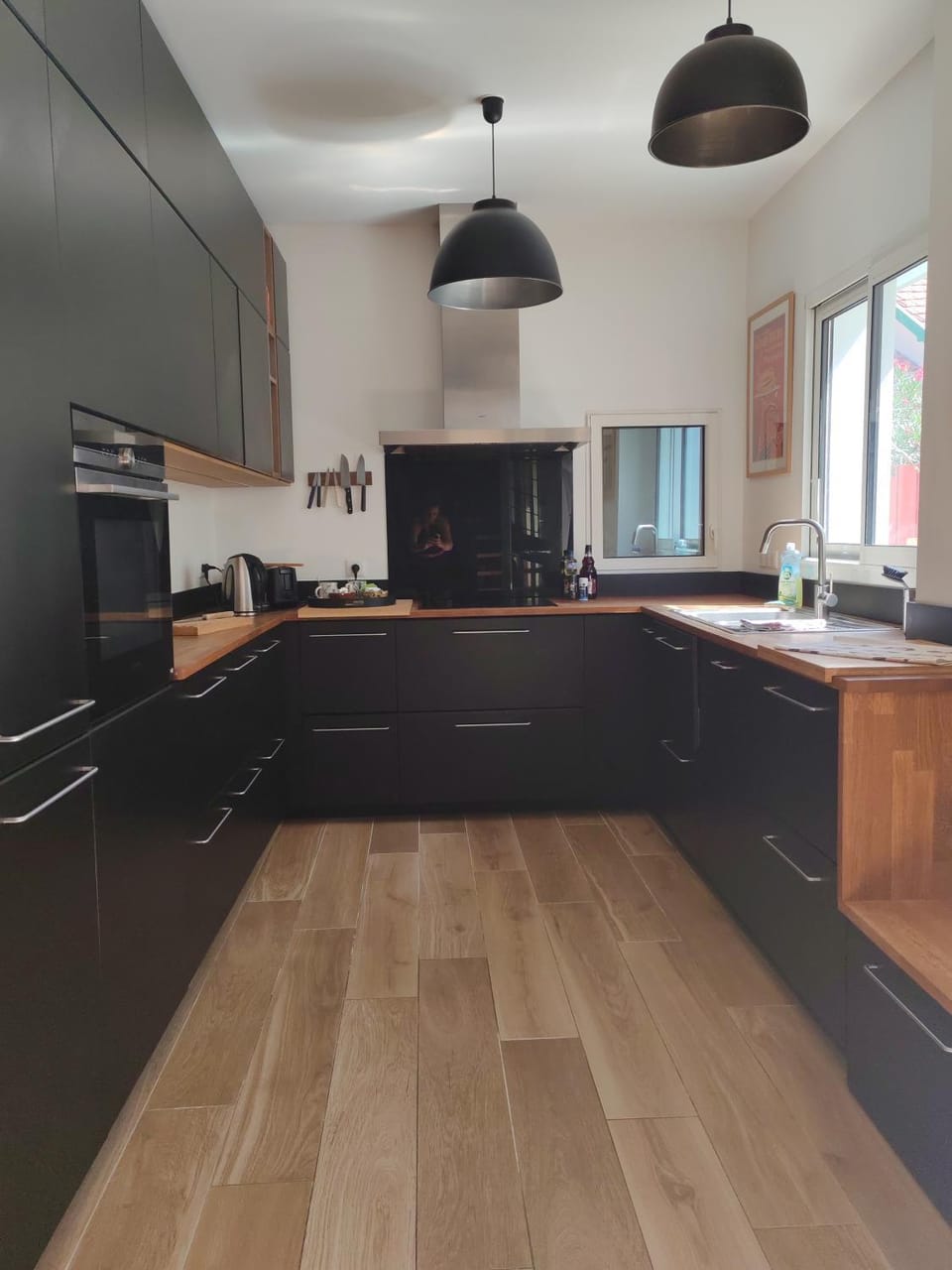 Coffee/tea facilities, Kitchen or kitchenette, dishwasher, oven, stove, toaster
