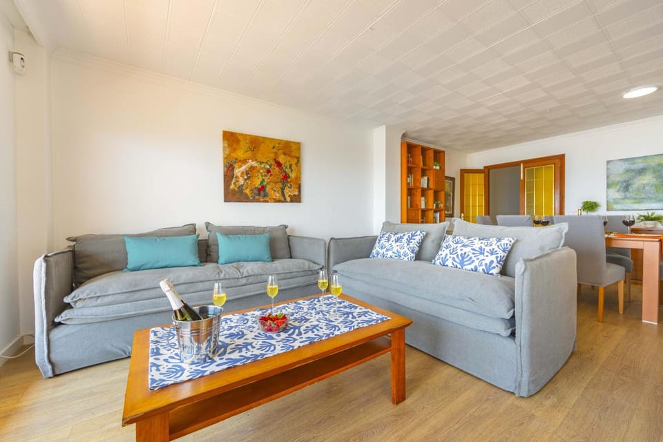 Communal lounge/ TV room, Living room