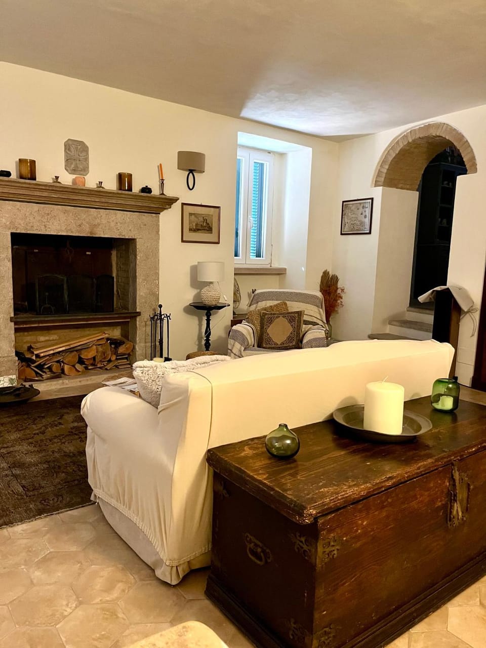 Living room, Seating area