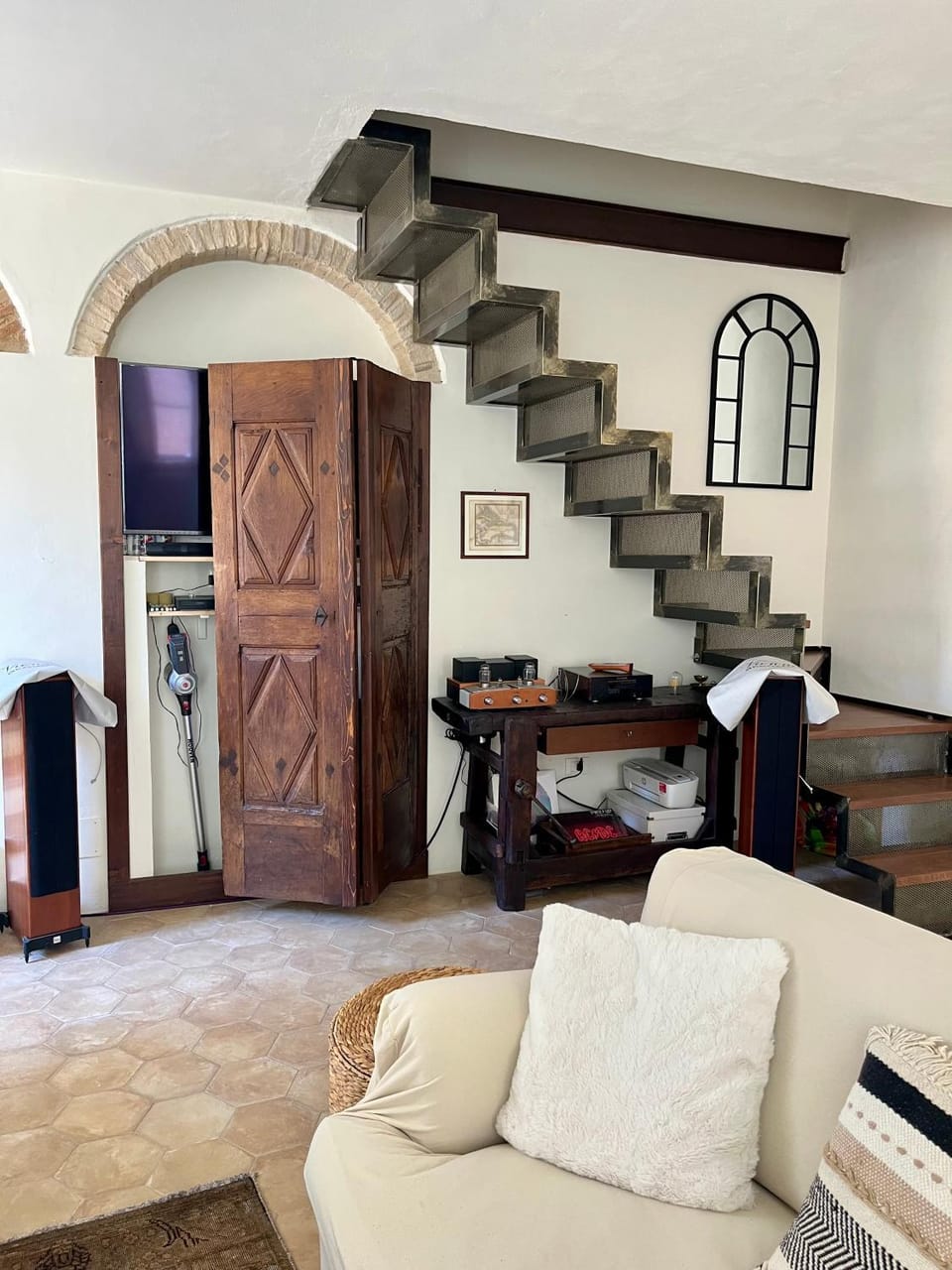 Living room, Seating area
