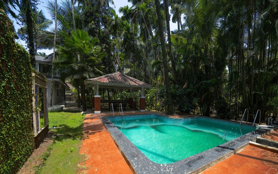 Restaurant/places to eat, Activities, Garden, Seating area, Dining area, Garden view, Area and facilities, Swimming pool