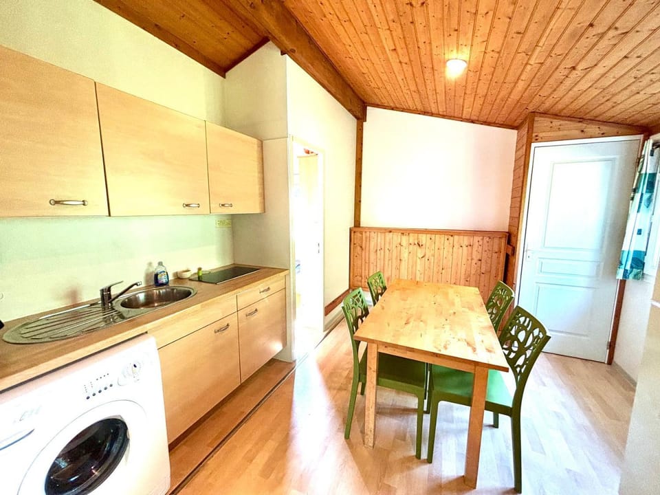 Les Noisetiers du Neyrial, calme et campagne House in Auvergne-Rhône-Alpes