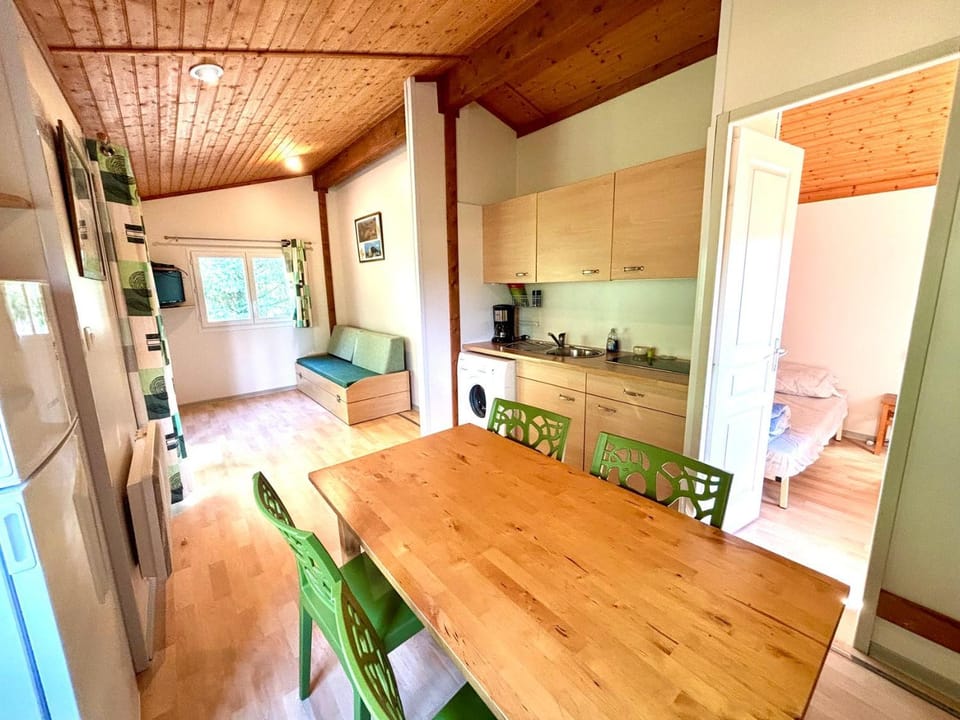Les Noisetiers du Neyrial, calme et campagne House in Auvergne-Rhône-Alpes