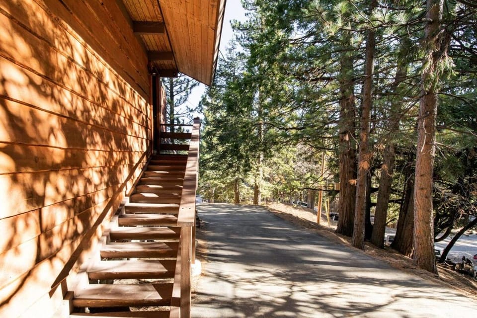 Wilderness Road A Frame Mountain Cabin Cabin in Running Springs