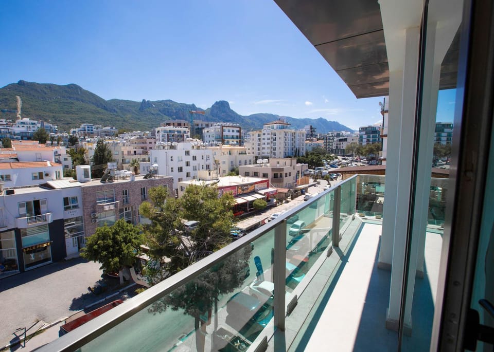 Property building, Nearby landmark, Day, Neighbourhood, Natural landscape, View (from property/room), Balcony/Terrace, Balcony/Terrace, City view, Mountain view, Sea view, Street view, Location, Parking