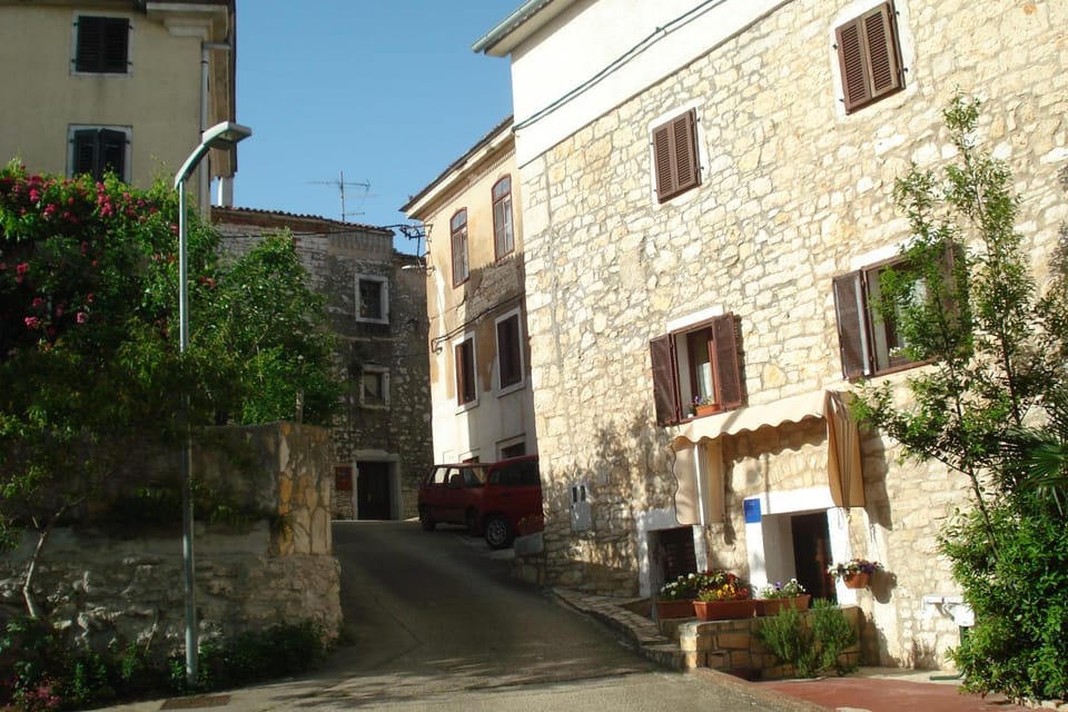 Property building, Neighbourhood, Street view