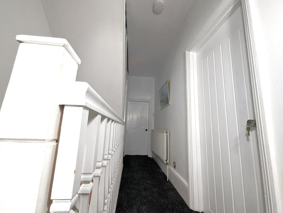 Stylish 5bed detached, Comfort for Crews & Clans House in Bedford