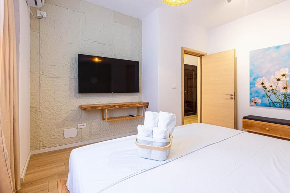 Dhermi's Icon Big 1BR Apt 9 Apartment in Dhërmi