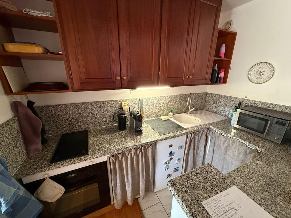 Cannes Apartment with Private Garden Courtyard, Quiet, Central & Near Beaches Apartment in Cannes