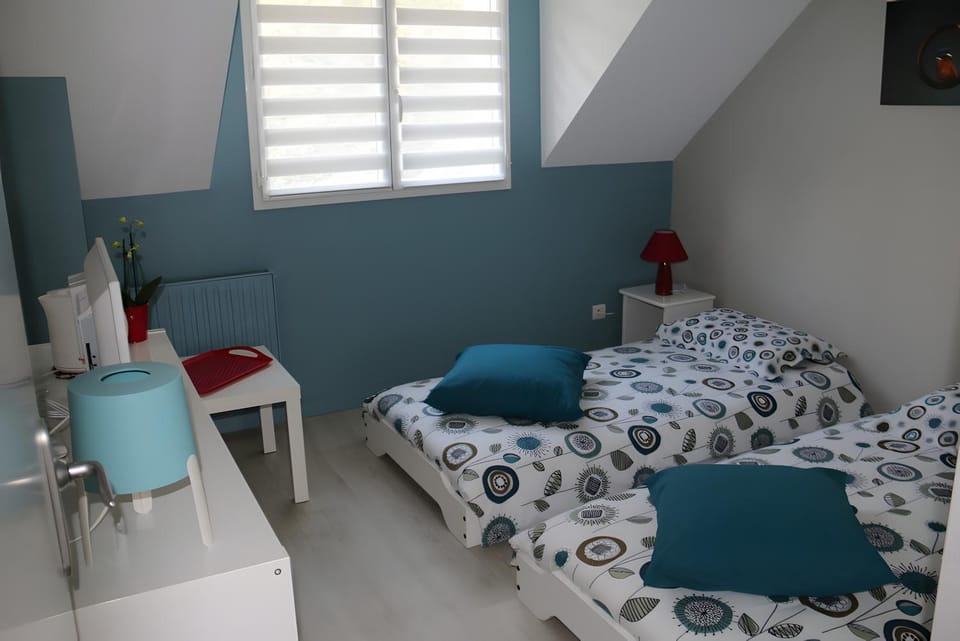 Property building, Living room, Bedroom