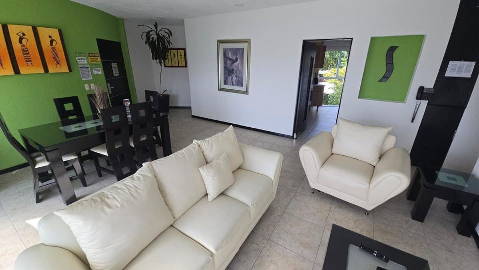 Apartment with Pool - Gym & A/C Suite Hotel in Santiago de Queretaro