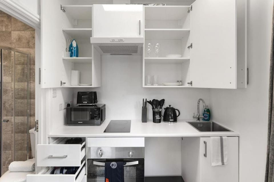 Cosy Studio With Kitchen Next Orpington Golf Centre Apartment in Orpington