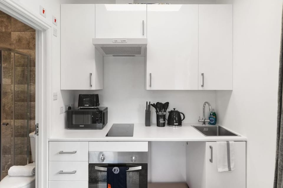 Cosy Studio With Kitchen Next Orpington Golf Centre Apartment in Orpington